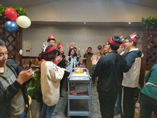 “與國同慶，逐夢朝陽” ——生物技術研究院員工生日會
